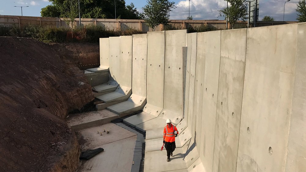 Retaining sales wall cement